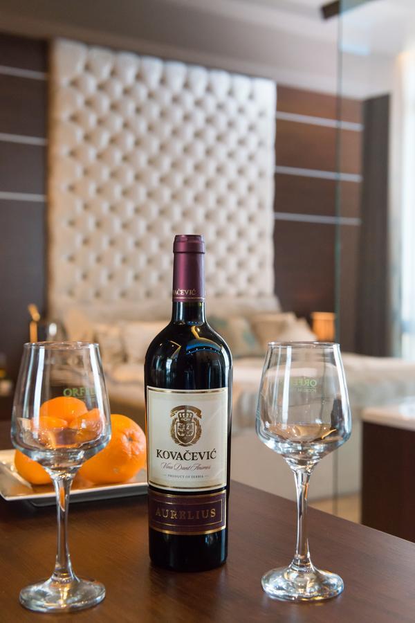 Hotel Crystal Pecinci エクステリア 写真